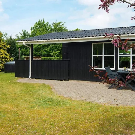 7 Person In Ulfborg-by Traum