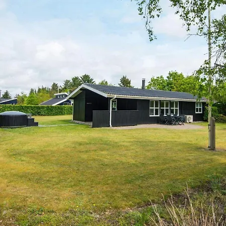 7 Person In Ulfborg-by Traum בית נופש *